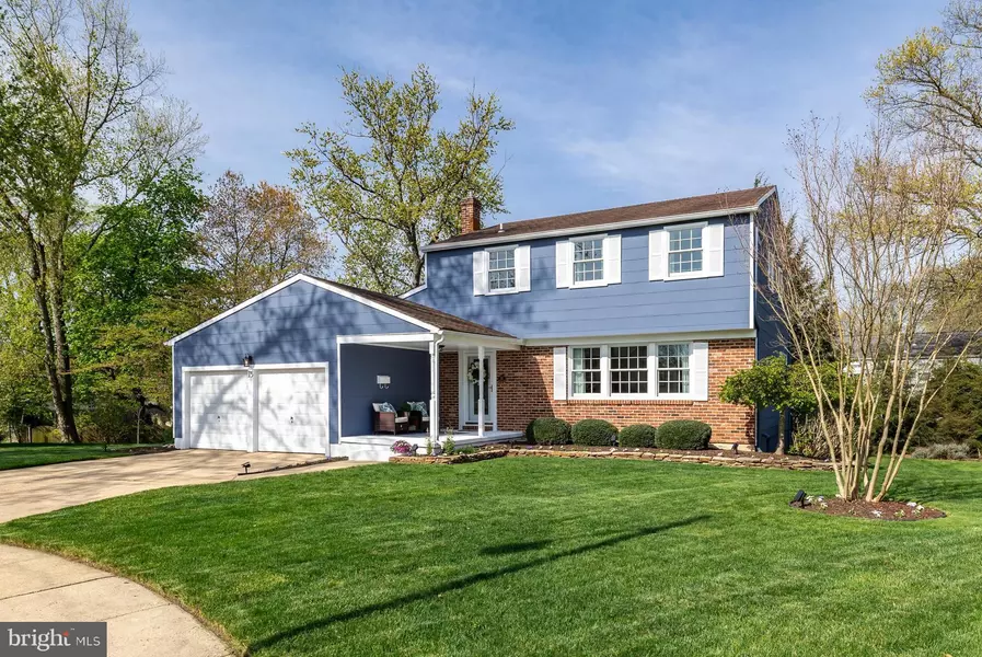 15 CHIMNEY LN, Cherry Hill, NJ 08003