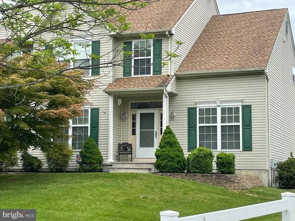 165 MEMORIAL LN, Mount Laurel, NJ 08054