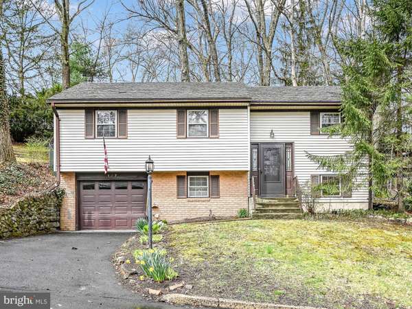 127 FOREST RD, Pottsville, PA 17901