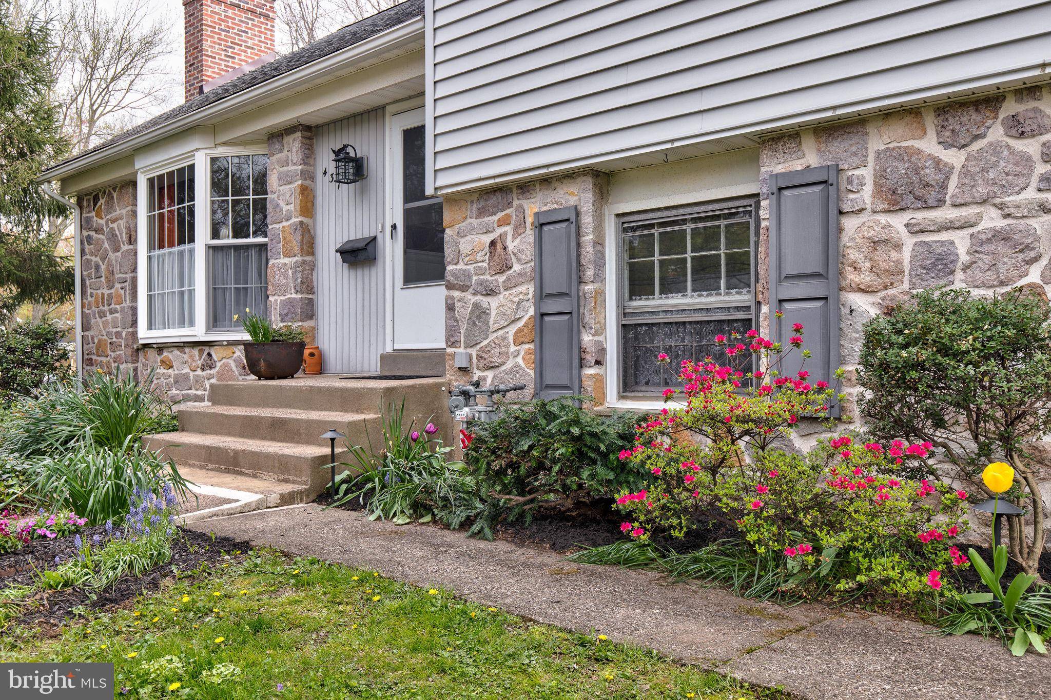 Swarthmore, PA 19081,437 DREXEL PL