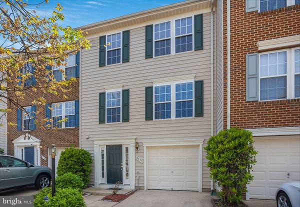 8037 HORSESHOE COTTAGE CIR, Lorton, VA 22079