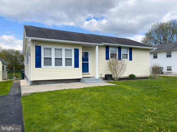 7 PHEASANT LN, Newark, DE 19713