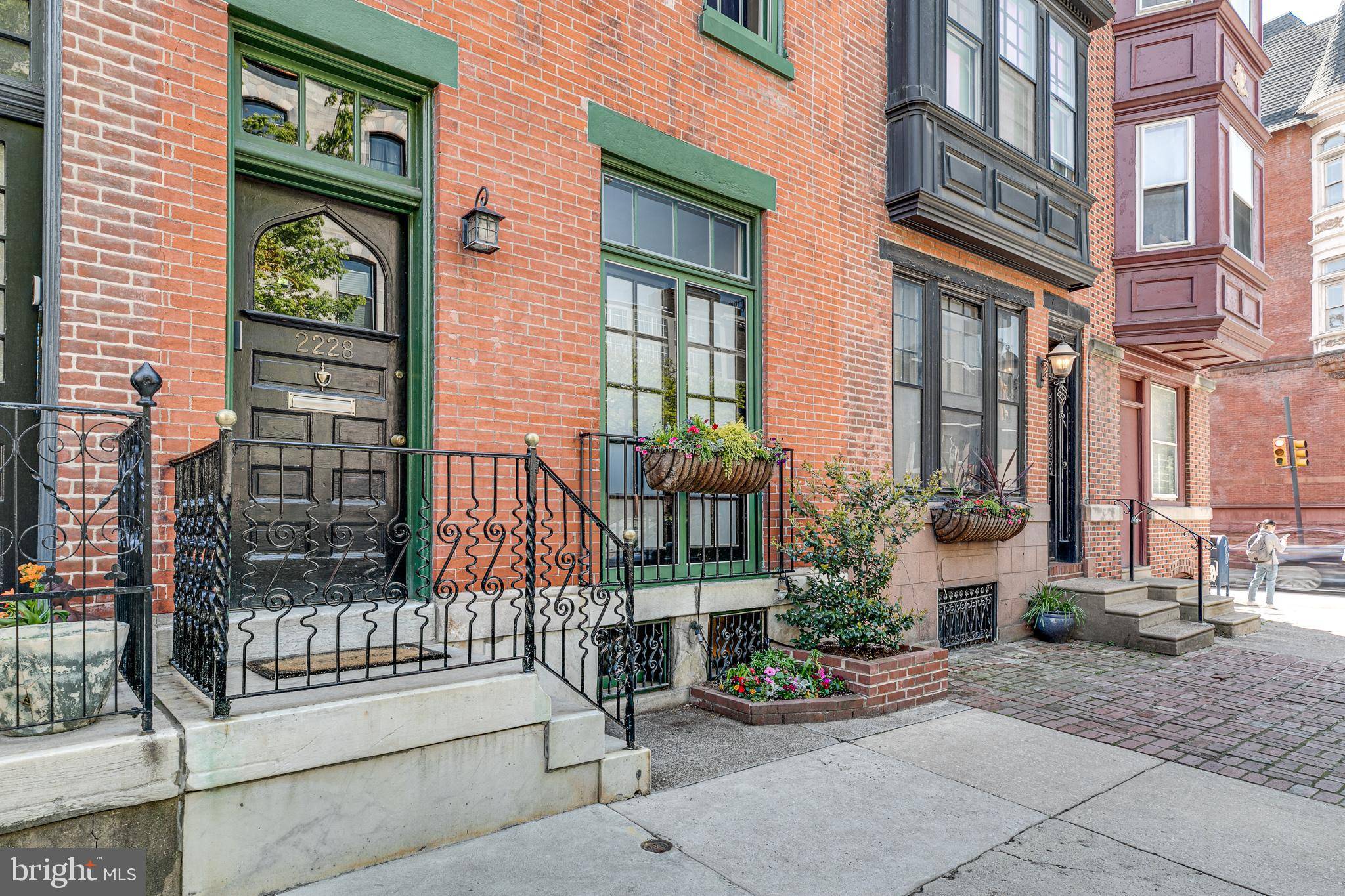 Philadelphia, PA 19103,2228 LOCUST ST