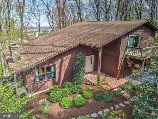 New Holland, PA 17557,103 OAKRIDGE DR