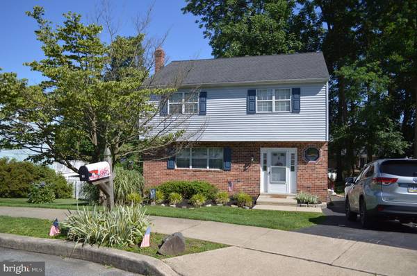 19 SUNNYBANK LN, Aston, PA 19014