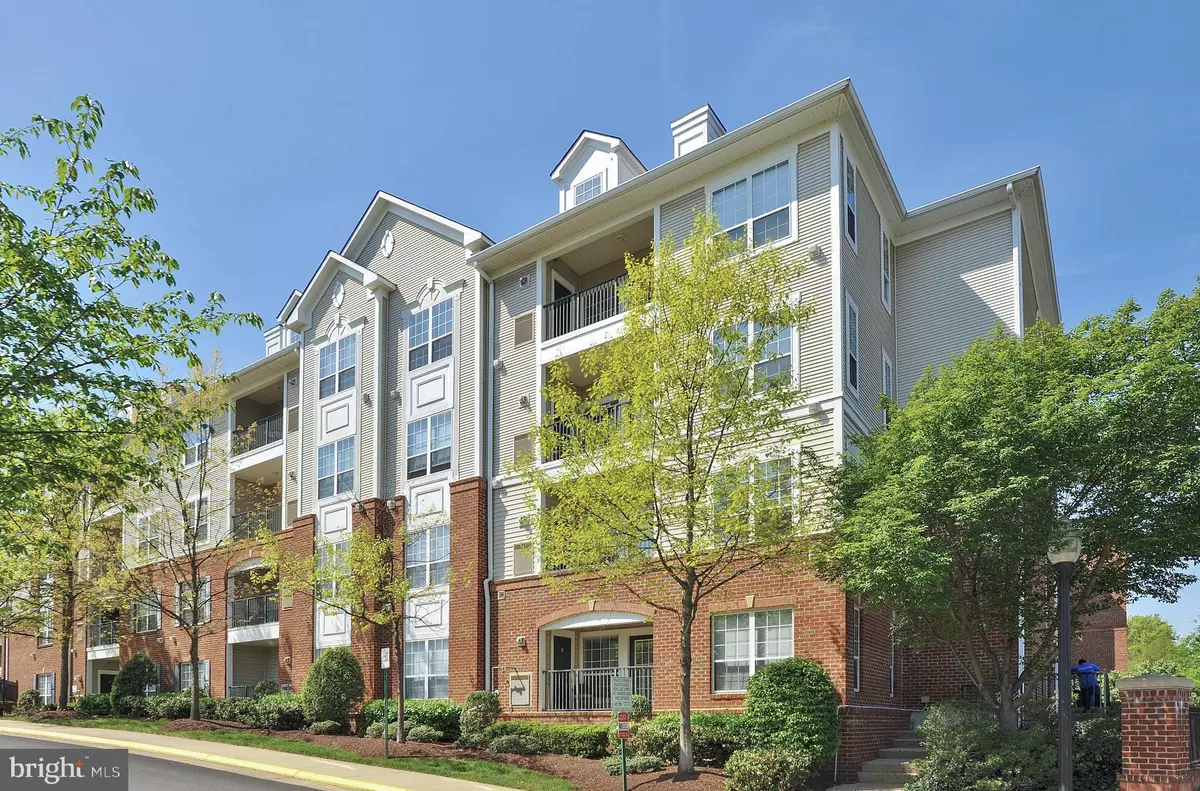 Alexandria, VA 22304,4850 EISENHOWER AVE #203