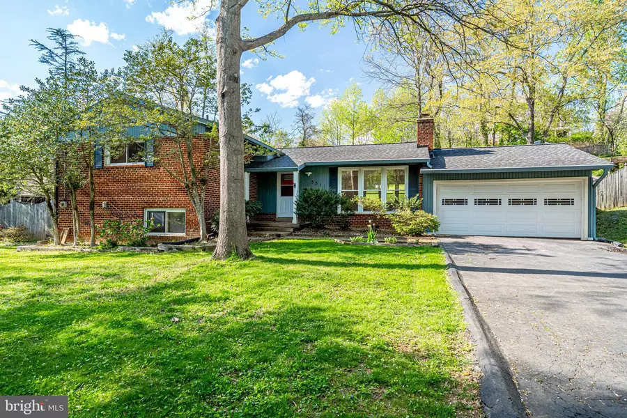 3511 SLADE RUN DR, Falls Church, VA 22042