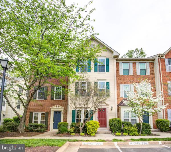 4372 SUTLER HILL SQ, Fairfax, VA 22033