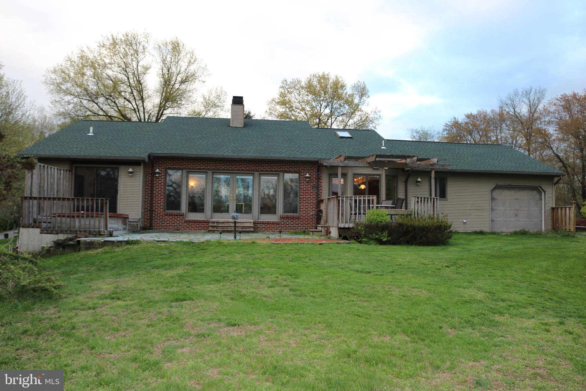 York, PA 17407,15 GREENBRIAR DR