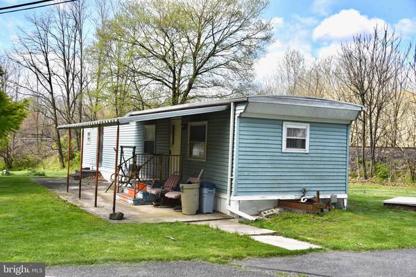 33 BIRCH HILL RD, Shoemakersville, PA 19555