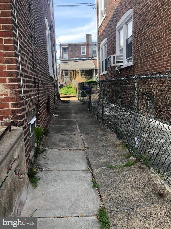 Philadelphia, PA 19135,7110 VANDIKE ST