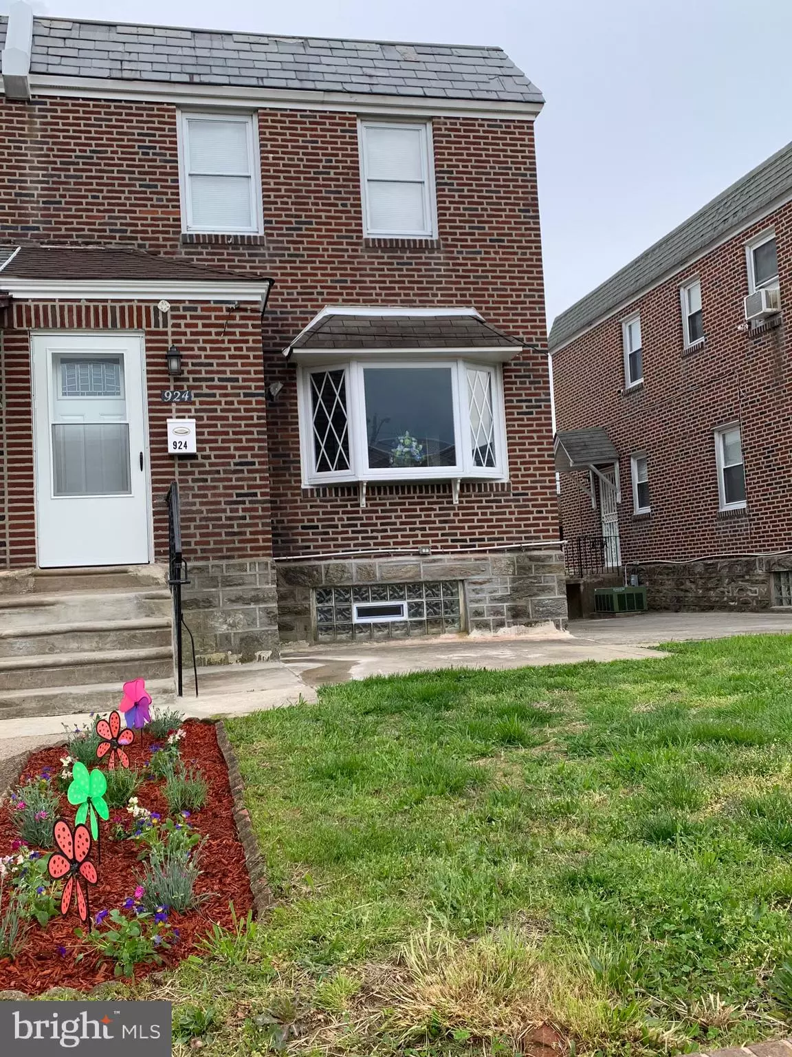 Philadelphia, PA 19111,924 DISSTON ST