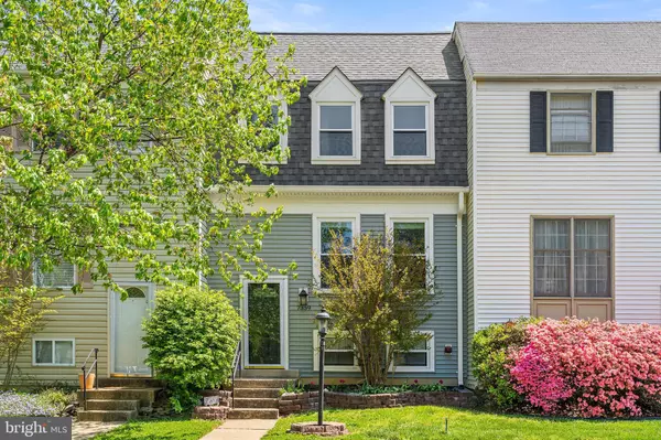 Alexandria, VA 22315,7359 SPRINGLEIGH WAY