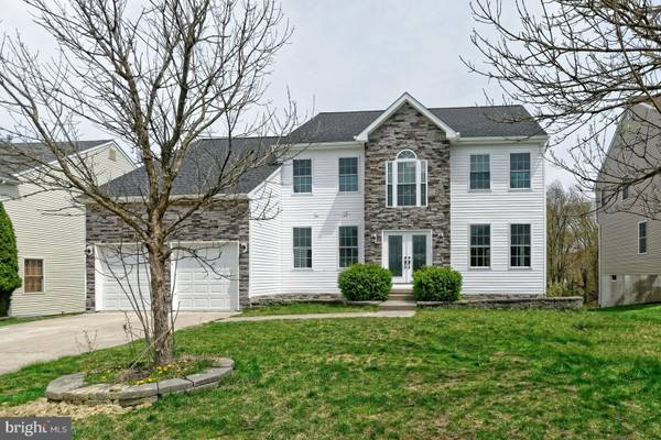 10 HONEYSUCKLE DR, Sewell, NJ 08080