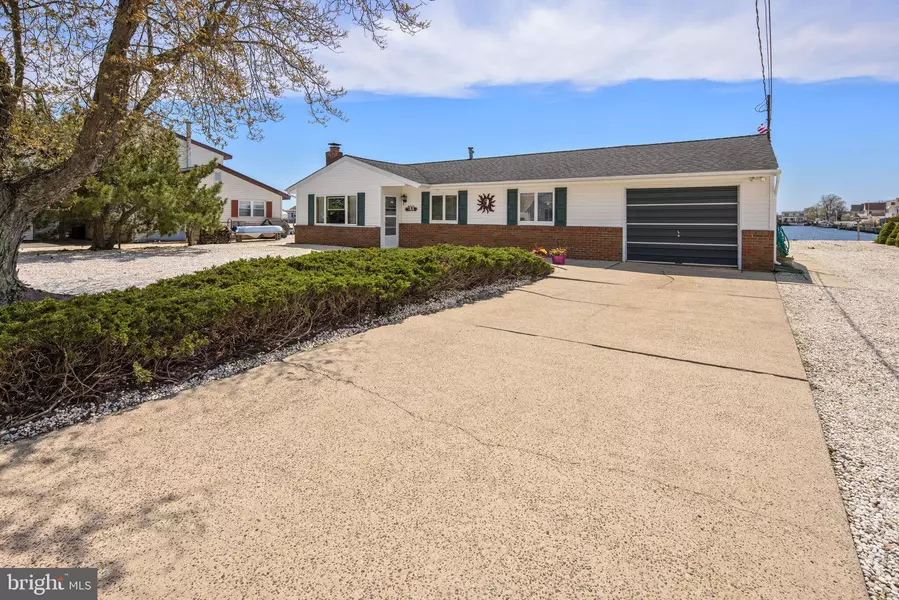 100 DUNE LN, Barnegat, NJ 08005