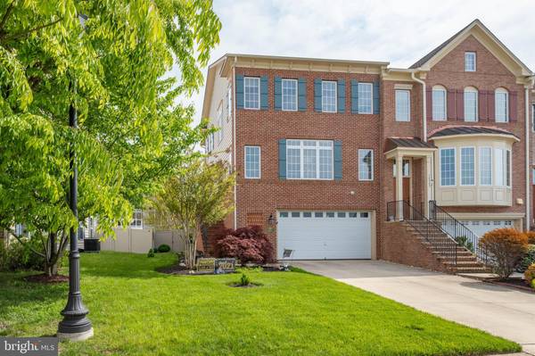 24960 ASHGARTEN DR, Chantilly, VA 20152