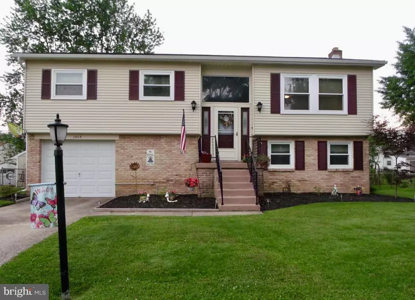 1205 GROSS DR, Mechanicsburg, PA 17050