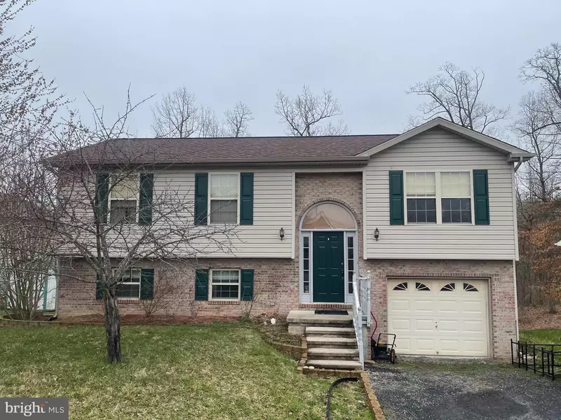 221 IDYLLWOOD DR, Inwood, WV 25428