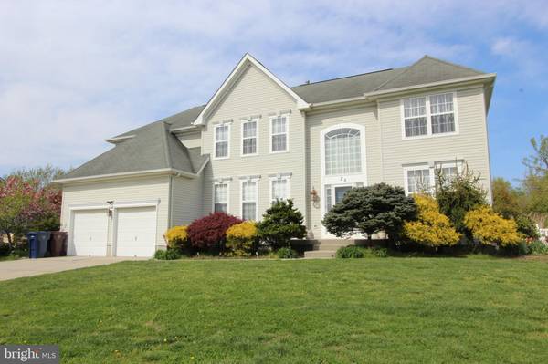 25 CANDLELIGHT DR, Woodstown, NJ 08098