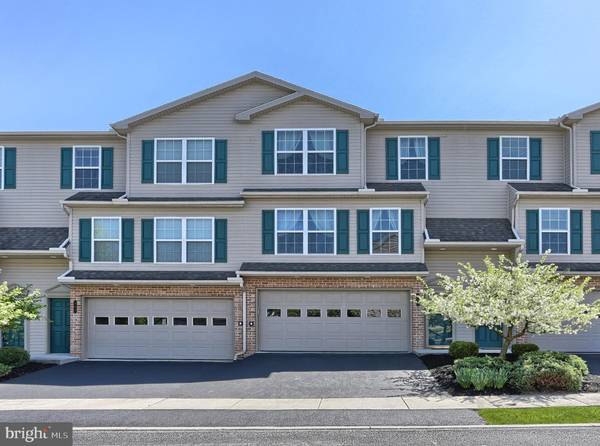 582 MEADOW CROFT CIR, Mechanicsburg, PA 17055