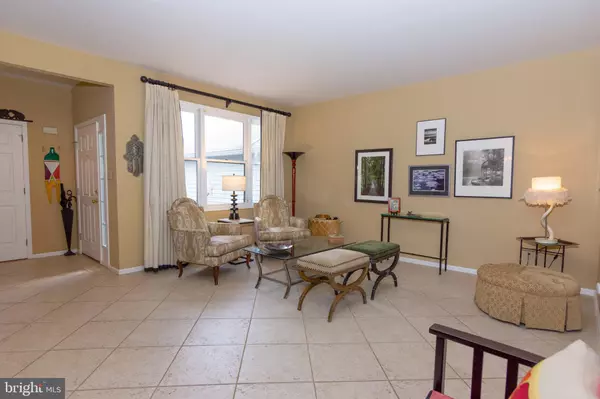 Lambertville, NJ 08530,13 HILLSIDE CT