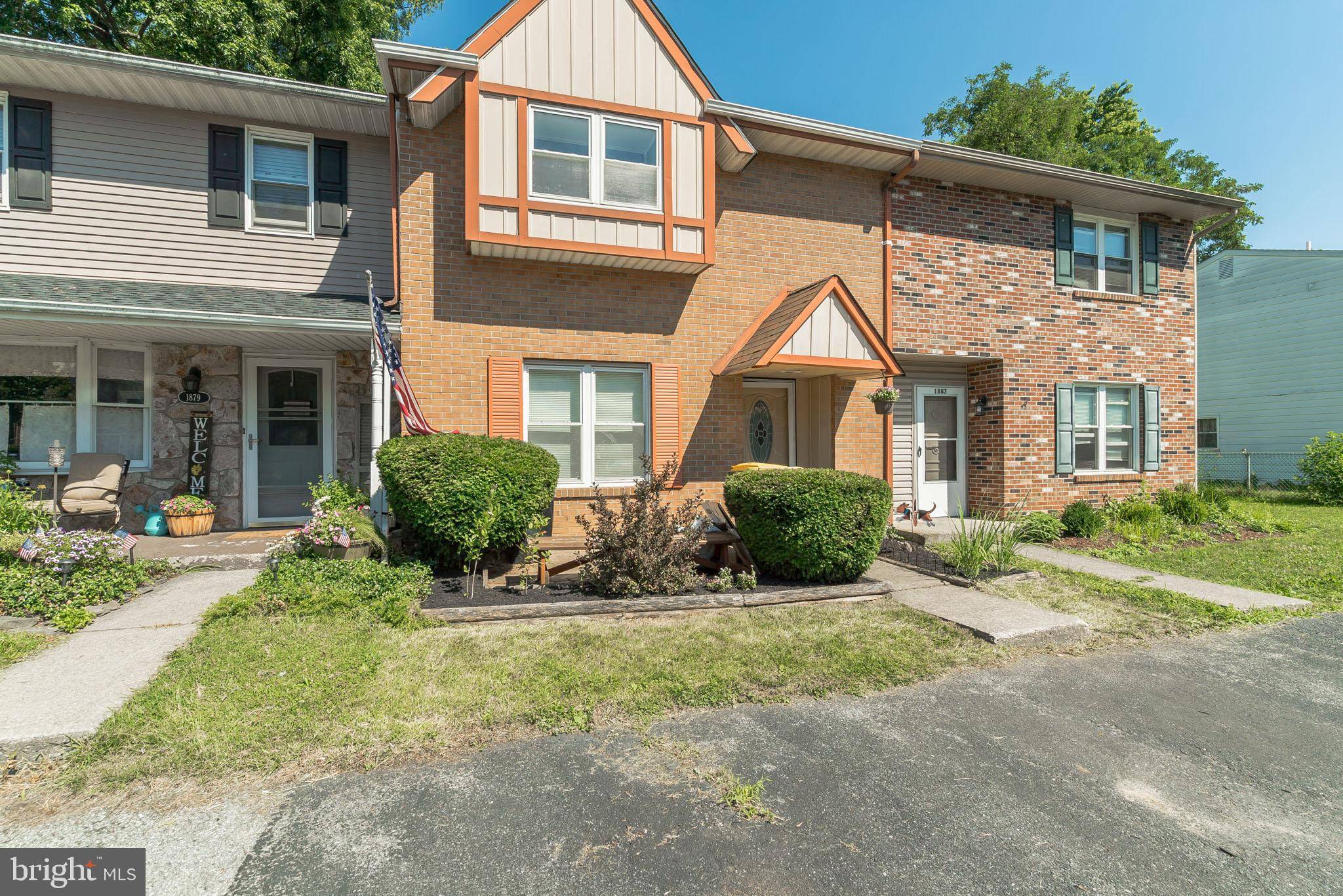 1883 ASTER RD, Macungie, PA 18062