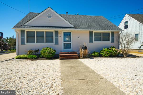 256 N 7TH ST, Surf City, NJ 08008