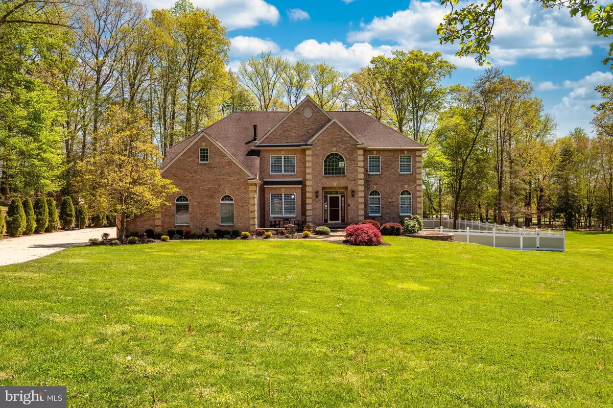 Mullica Hill, NJ 08062,305 FOX RUN CT