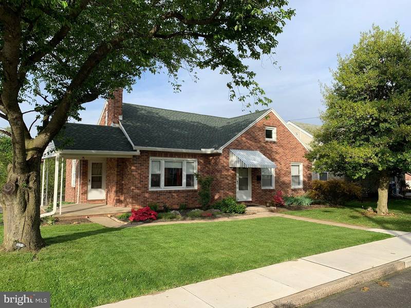 437 W MAPLE ST, Dallastown, PA 17313