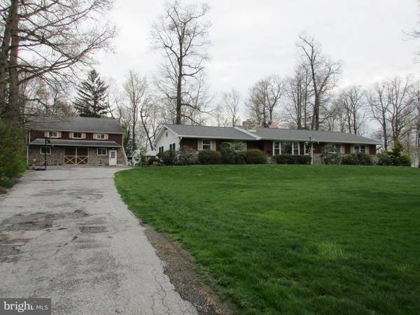 419 S BELMONT RD, Ronks, PA 17572