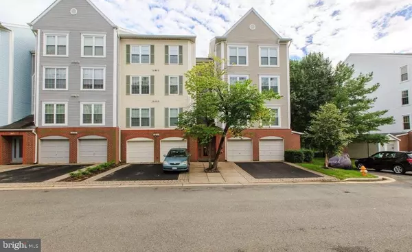 265 S PICKETT ST #402, Alexandria, VA 22304