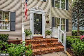 8 WYOMING CT, Bethesda, MD 20816