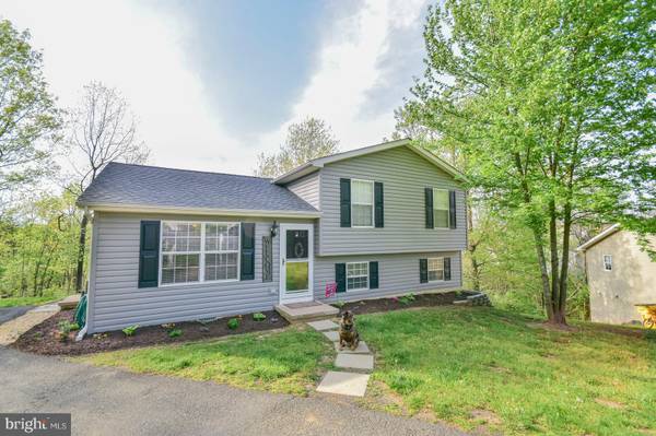 72 LESLIE LN, Martinsburg, WV 25405