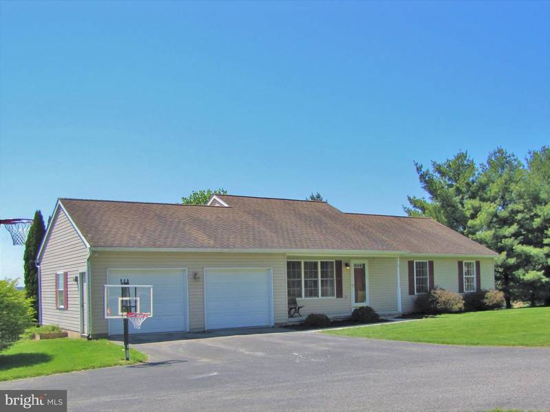 4570 LIST RD, Red Lion, PA 17356