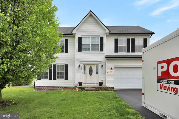 1852 WOOD DUCK DR E, Chambersburg, PA 17202