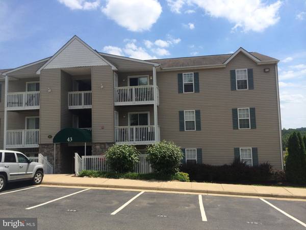 43 WHITE PINE CIR #303, Stafford, VA 22554