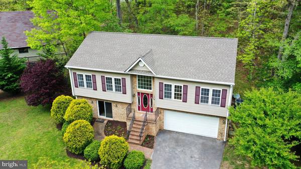 1125 LAKEVIEW DR, Cross Junction, VA 22625