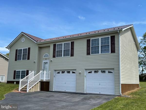 61 EMBASSY CT, Martinsburg, WV 25405