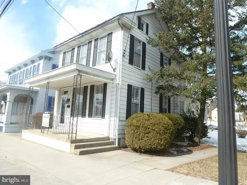 135 W KING ST, Shippensburg, PA 17257