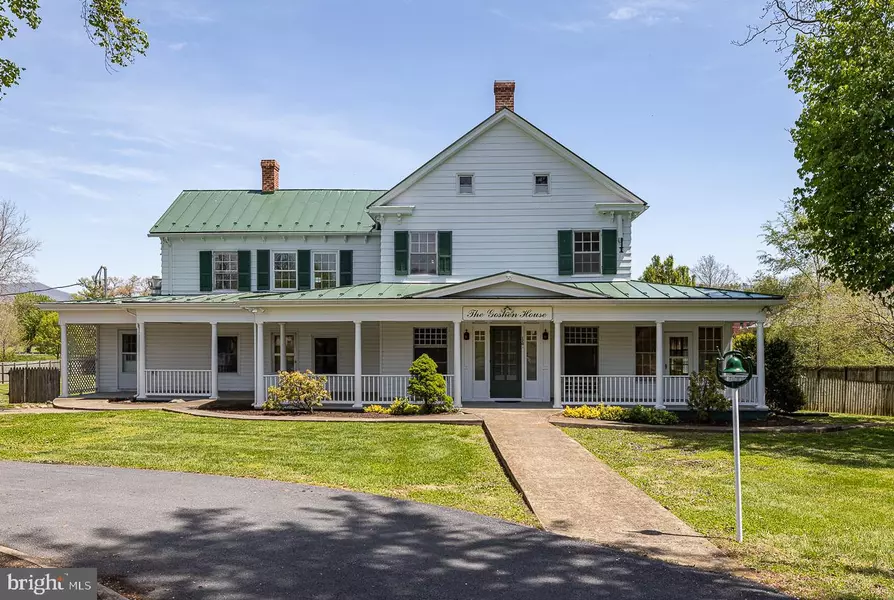 120 N HAWKSBILL ST, Luray, VA 22835