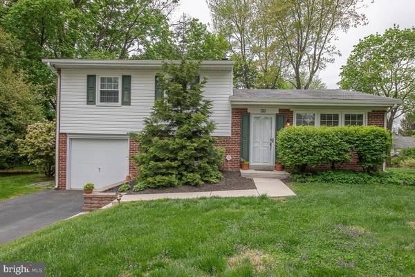 14 E GOLF CLUB LN, Paoli, PA 19301