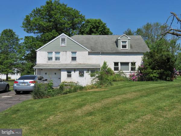 144 TOWNSHIP LINE RD, Gilbertsville, PA 19525