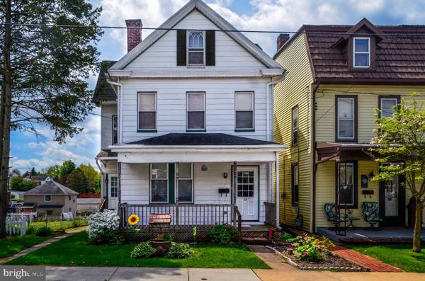 32 E HOWARD ST, Dallastown, PA 17313