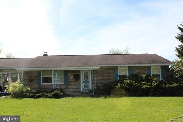 307 CRESTWOOD DR, Chambersburg, PA 17202