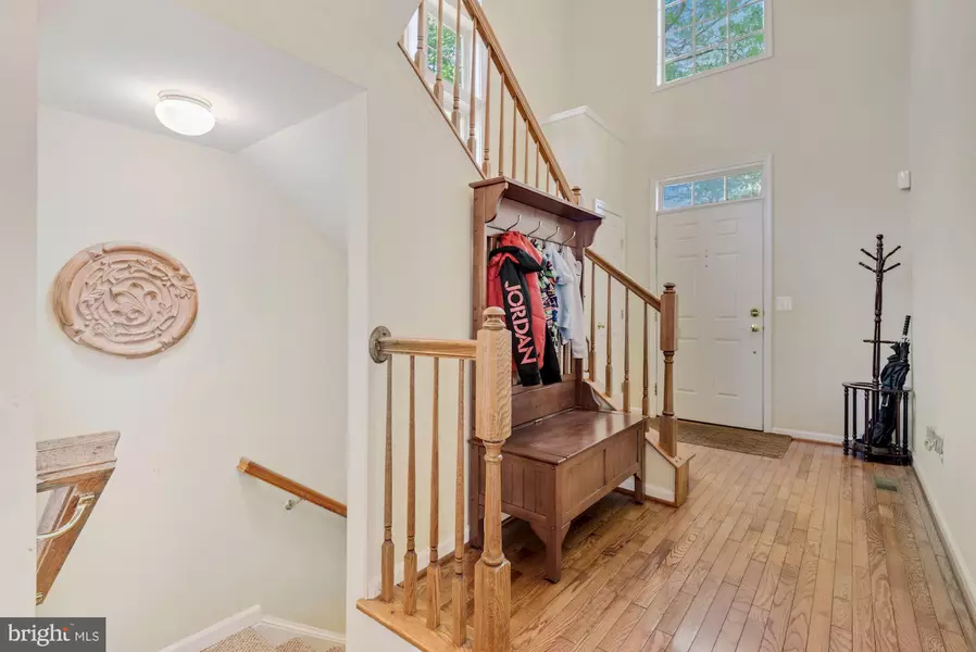 8734 TALBOTT FARM DR, Alexandria, VA 22309