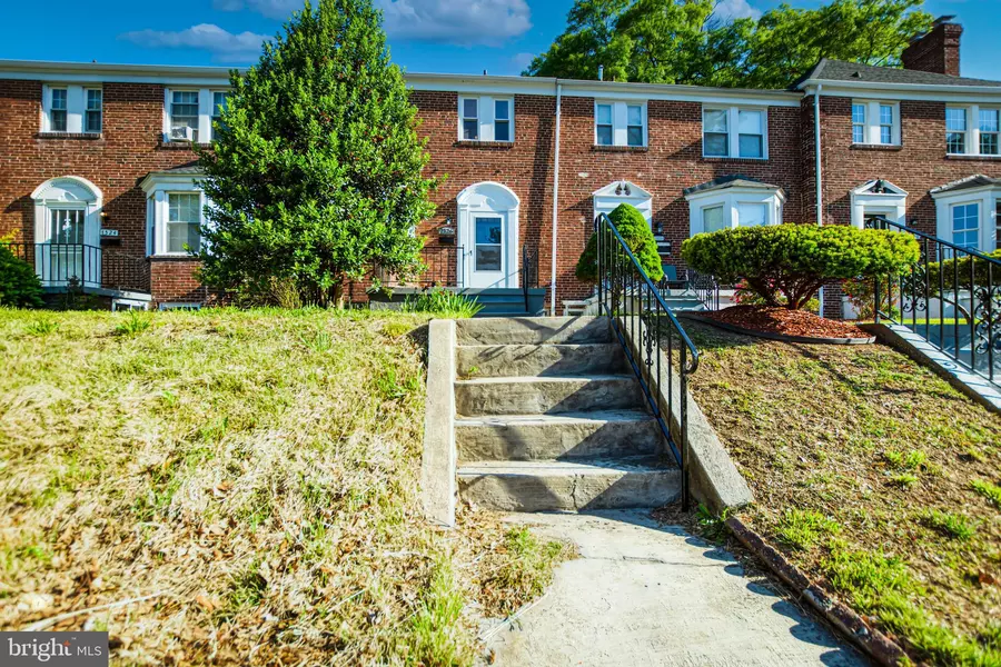 1526 ROUNDHILL RD, Baltimore, MD 21218