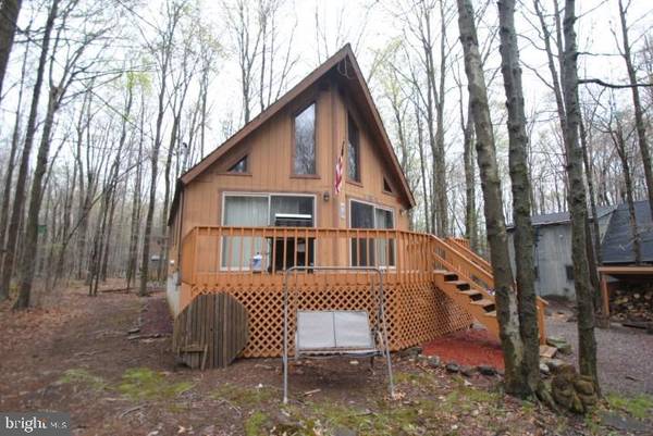 1111 WICONISCO DR, Pocono Lake, PA 18347