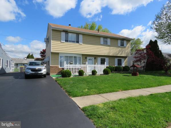 2800 WINDSOR DR, Bensalem, PA 19020