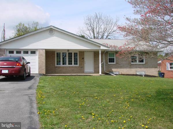 1249 WOODLAND PKWY, Waynesboro, PA 17268