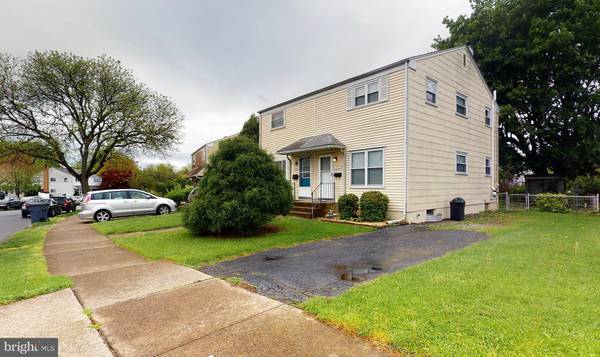 1325 GREENVIEW DR, Bethlehem, PA 18018